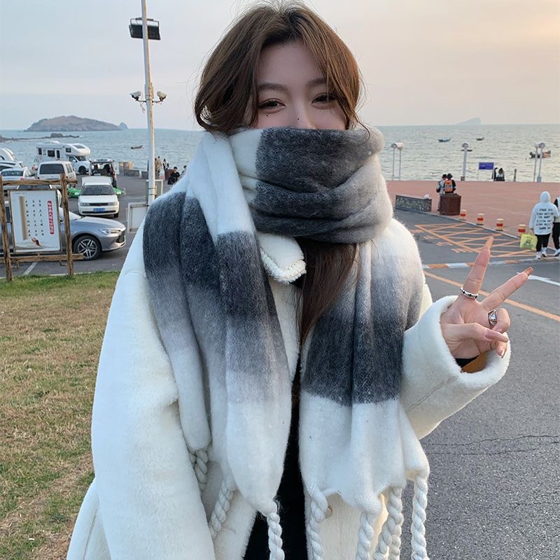 新款冬季渐变围巾女款大麻花粗辫子狗尾巴撞色加厚保暖韩时尚高级