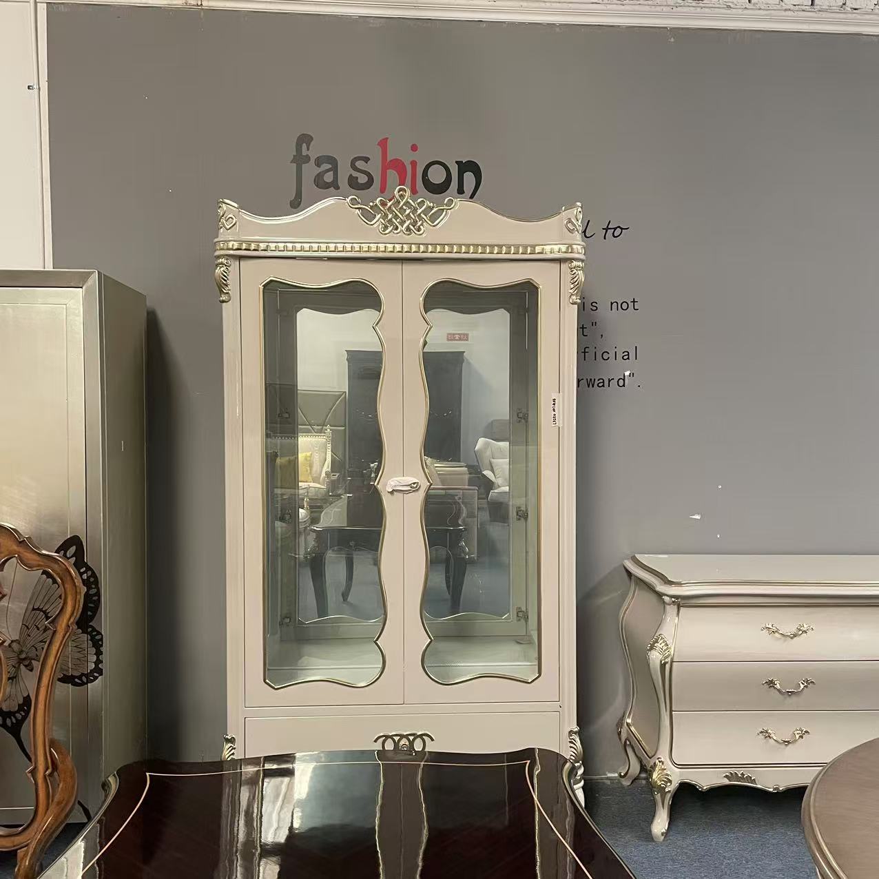 L3250-双门酒柜   罗浮宫 双门酒柜   121*46*220