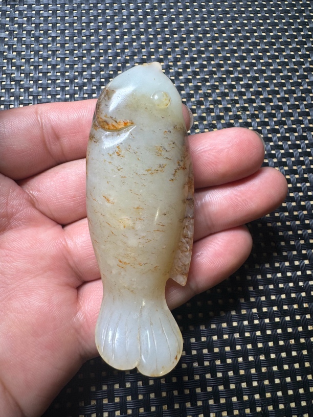 精品和田玉手把件鱼