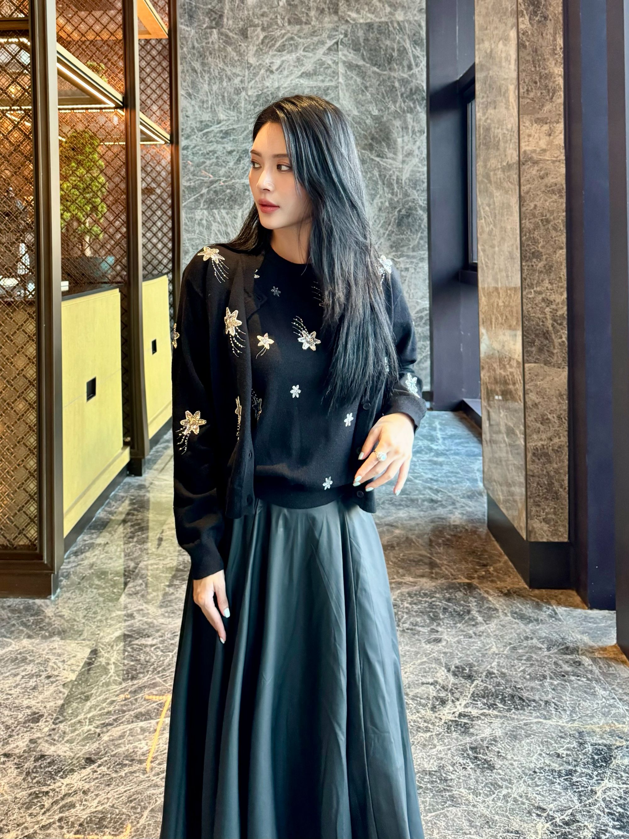 TimelessTina原创老钱风优雅刺绣亮片星星毛衫黑色开衫两件套套装