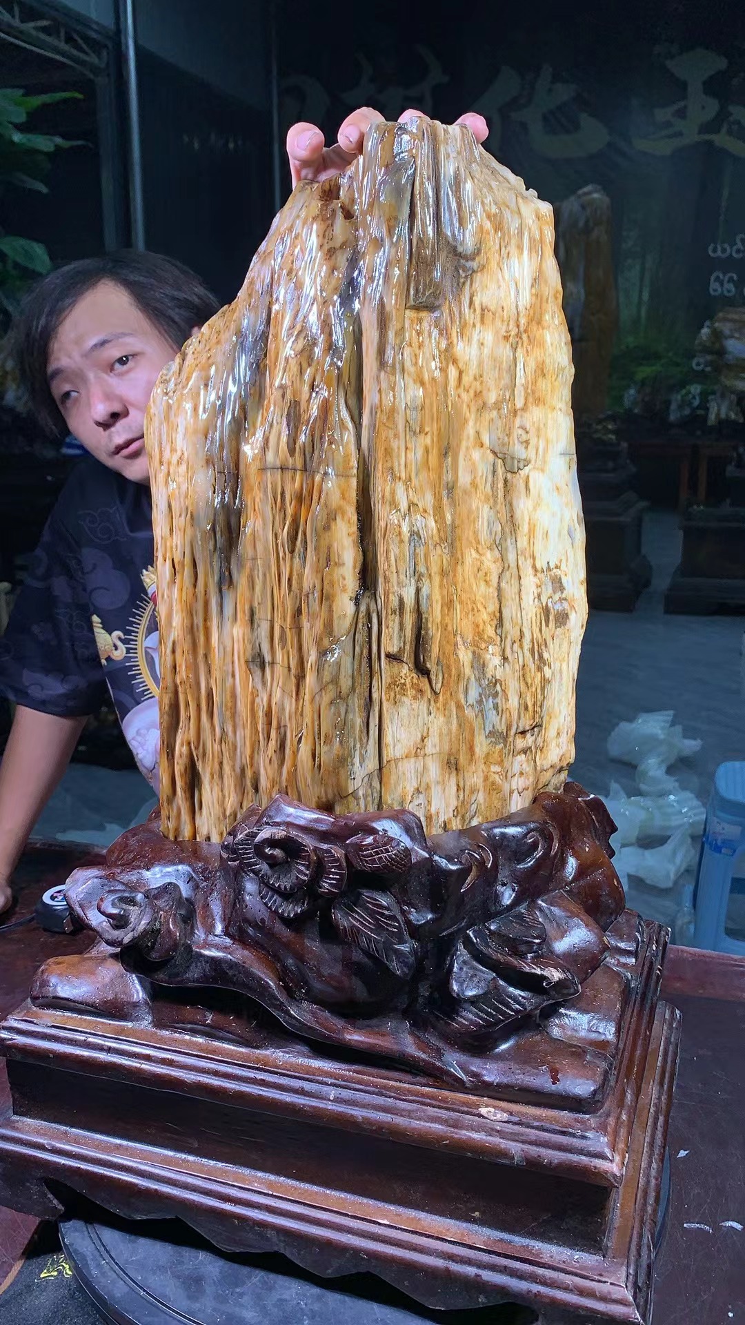 精美树化玉摆件2024921