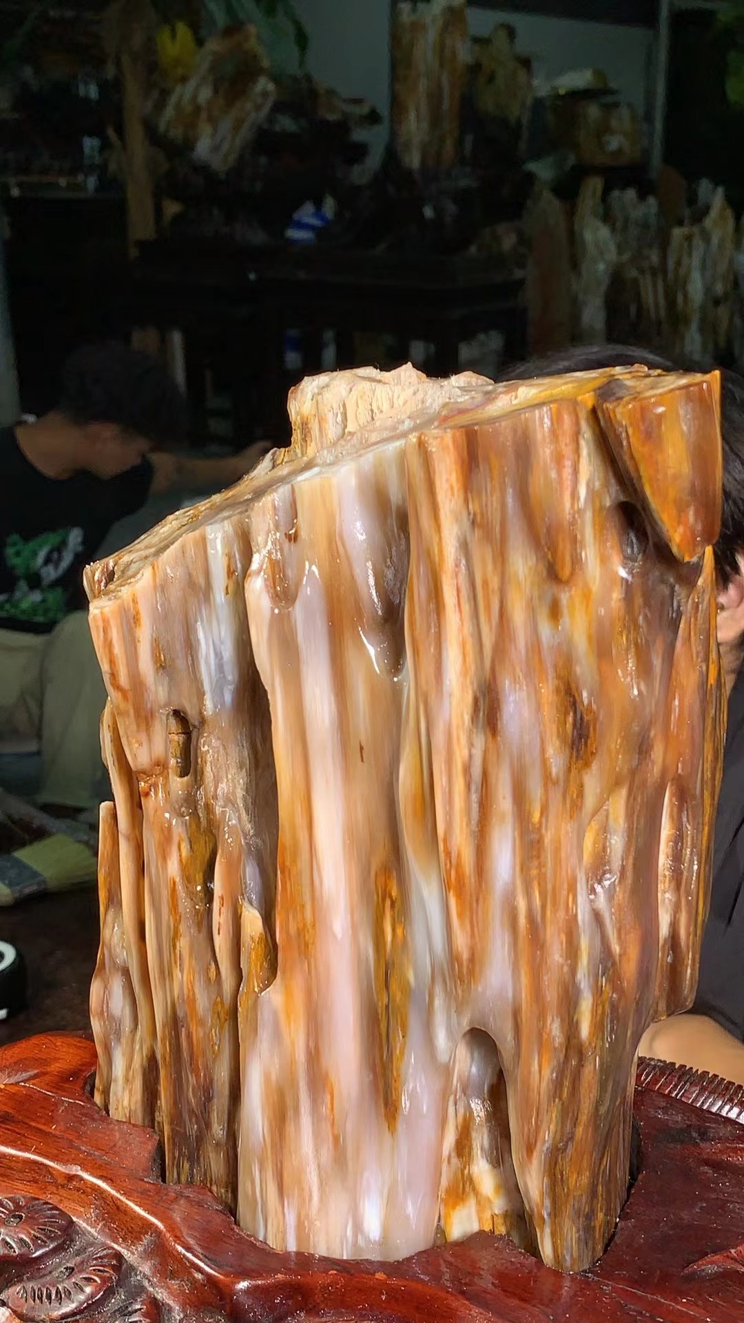 精美树化玉摆件2024922