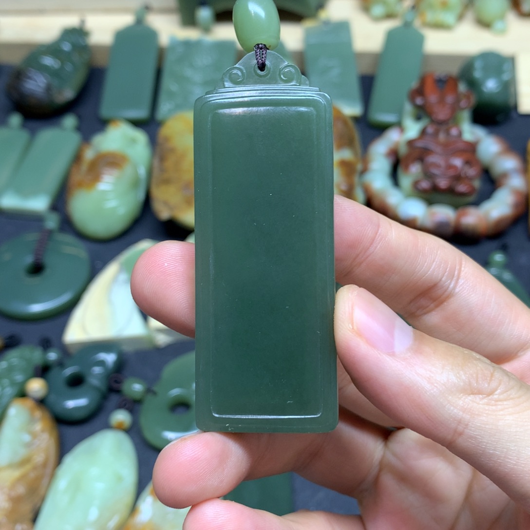 岫岩老玉（透闪石质玉）挂件未镶嵌想****税