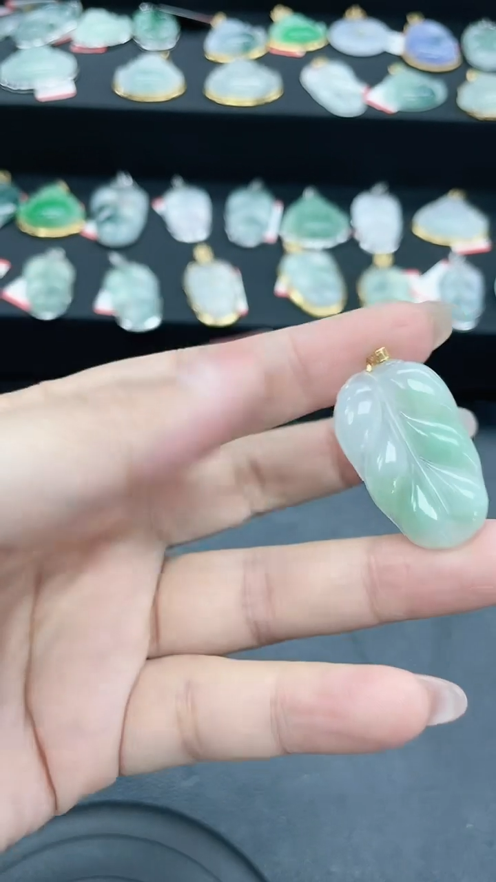 【闪购商品】翡翠吊坠(不含链)18K金镶嵌天然翡翠a货101