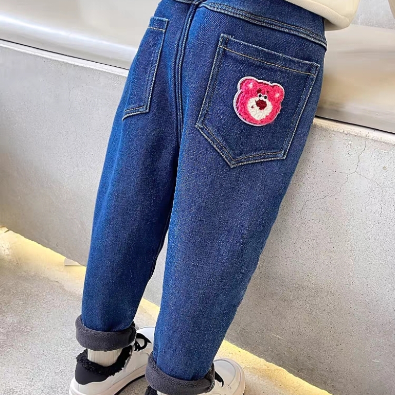 9048新款加绒加厚秋冬款男女童重工水洗草莓小熊牛仔裤