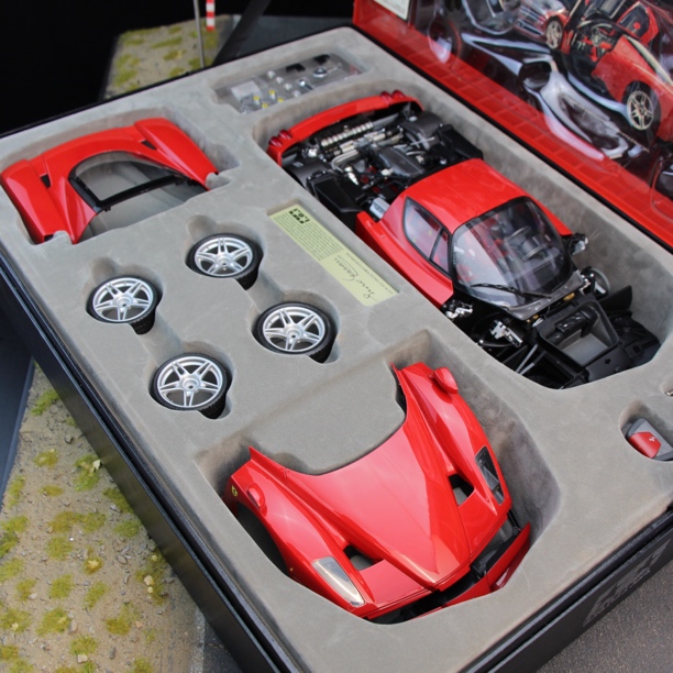 恩佐1:12仿真汽车模型