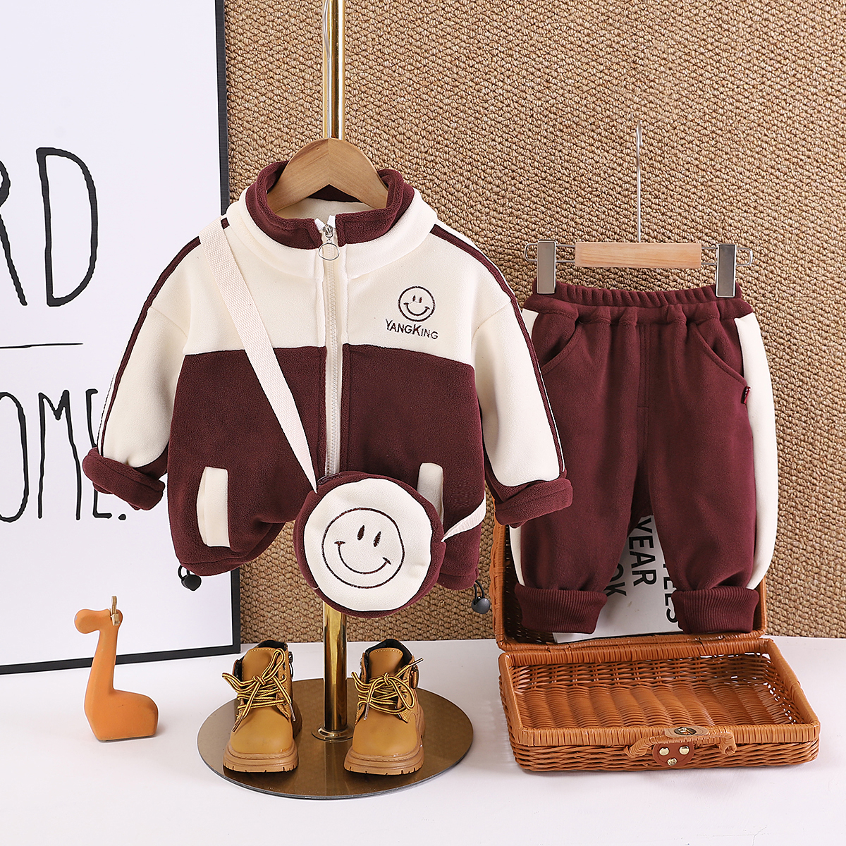 XY-24083男女宝宝冬季套装拼色外套休闲带包保暖童装