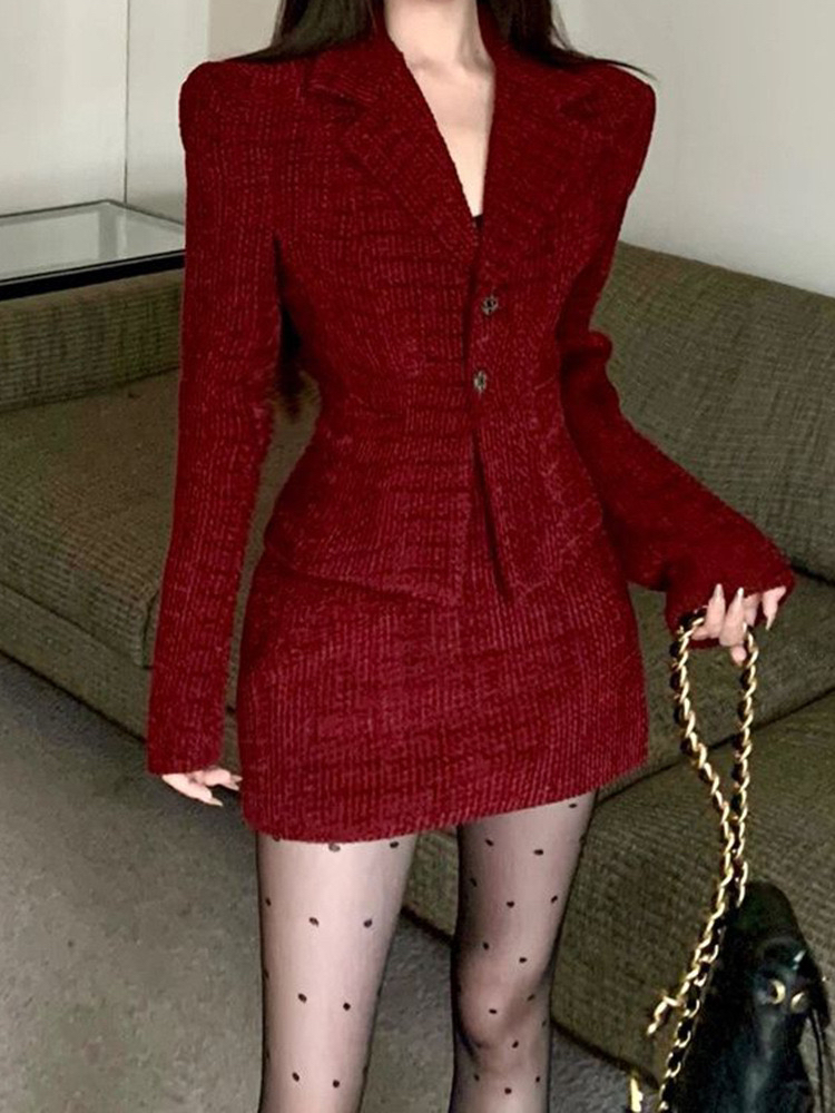 气质名媛纯欲高级感套装女春秋冬季西装外套高腰包臀半身短裙圣诞