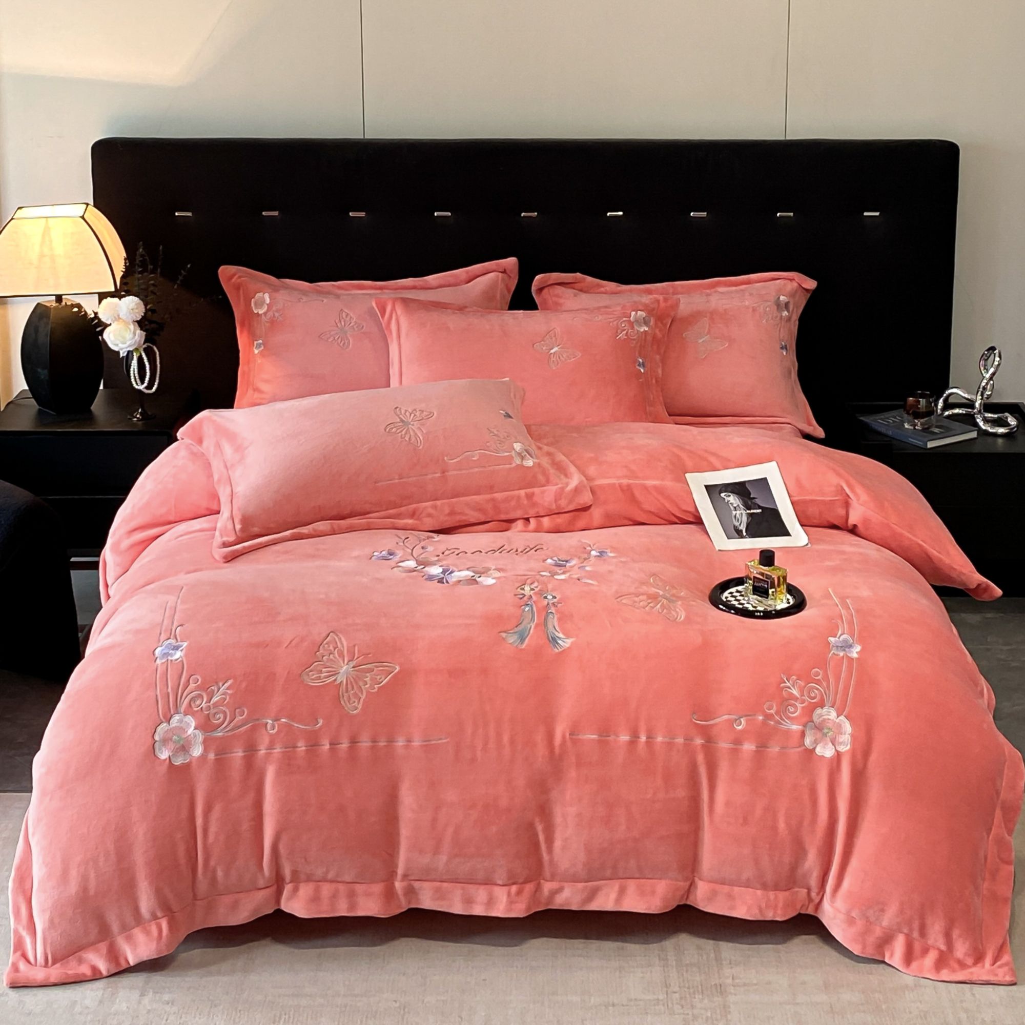 【戴妃粉玉】轻奢绣花婴肤绒四件套加密刺绣花绒被套柔软加厚绒被罩