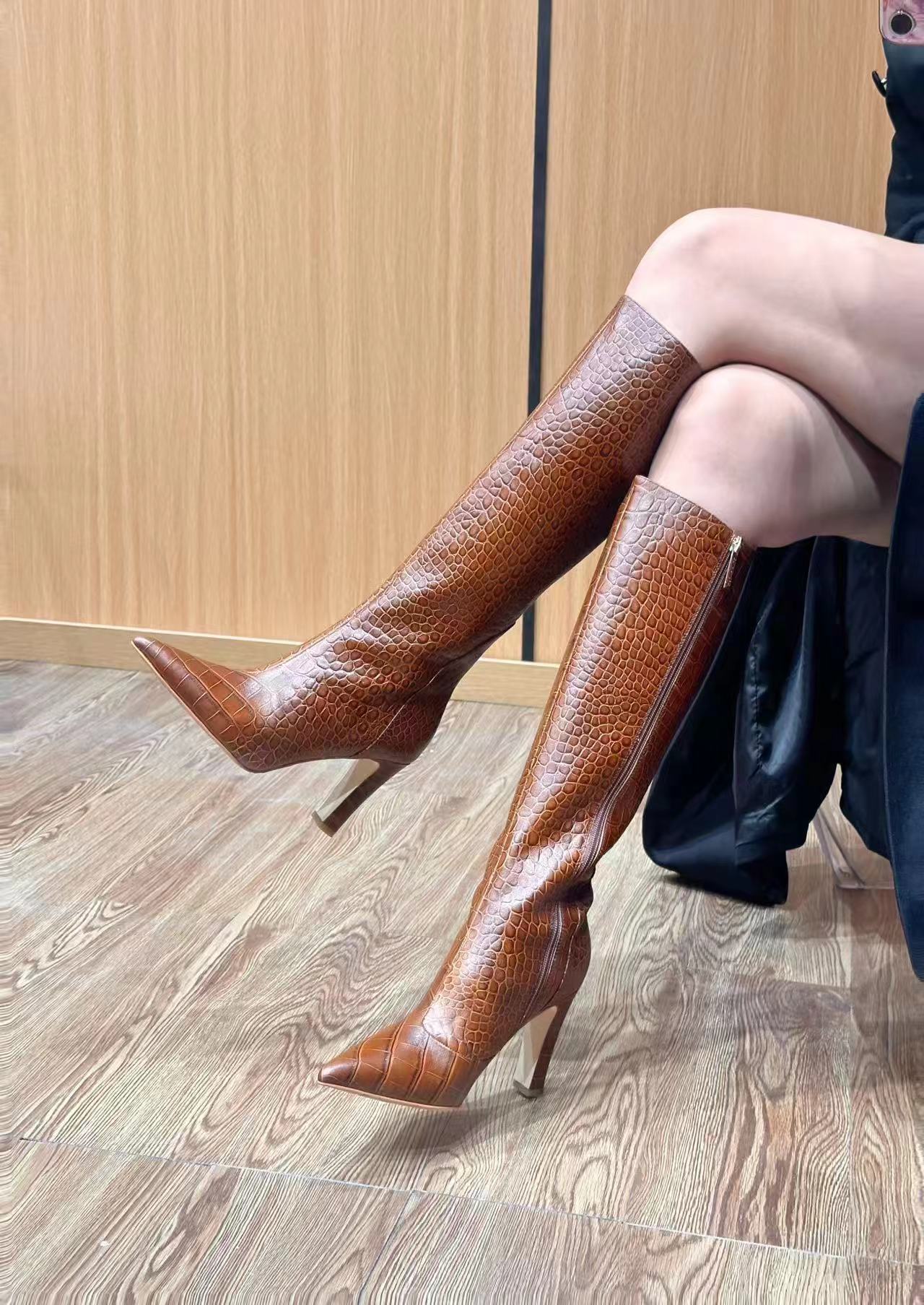 206-秋冬新款时尚压纹款式粗跟长靴女靴骑士高跟长靴气质时长筒