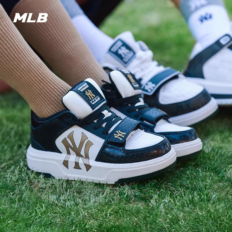 MLB男女情侣款厚底中帮学长鞋百搭休闲板鞋春夏3ASXCMC3N