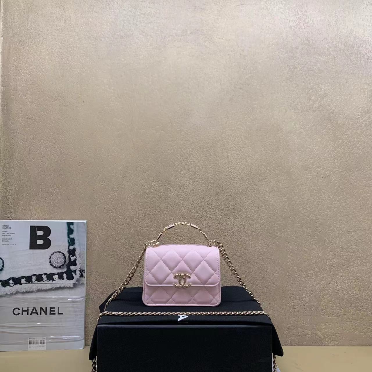 95新   壹臻中古/ chanel22S樱花粉羊皮c oco珐琅手柄包84570693