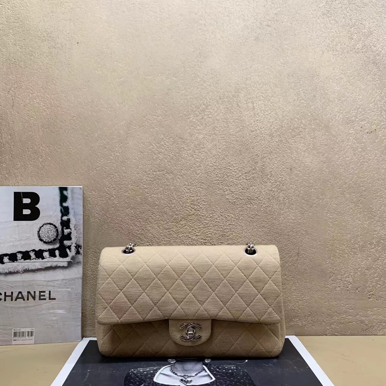 95新  壹臻中古/香奈儿米色针织 cf 6开 dx908