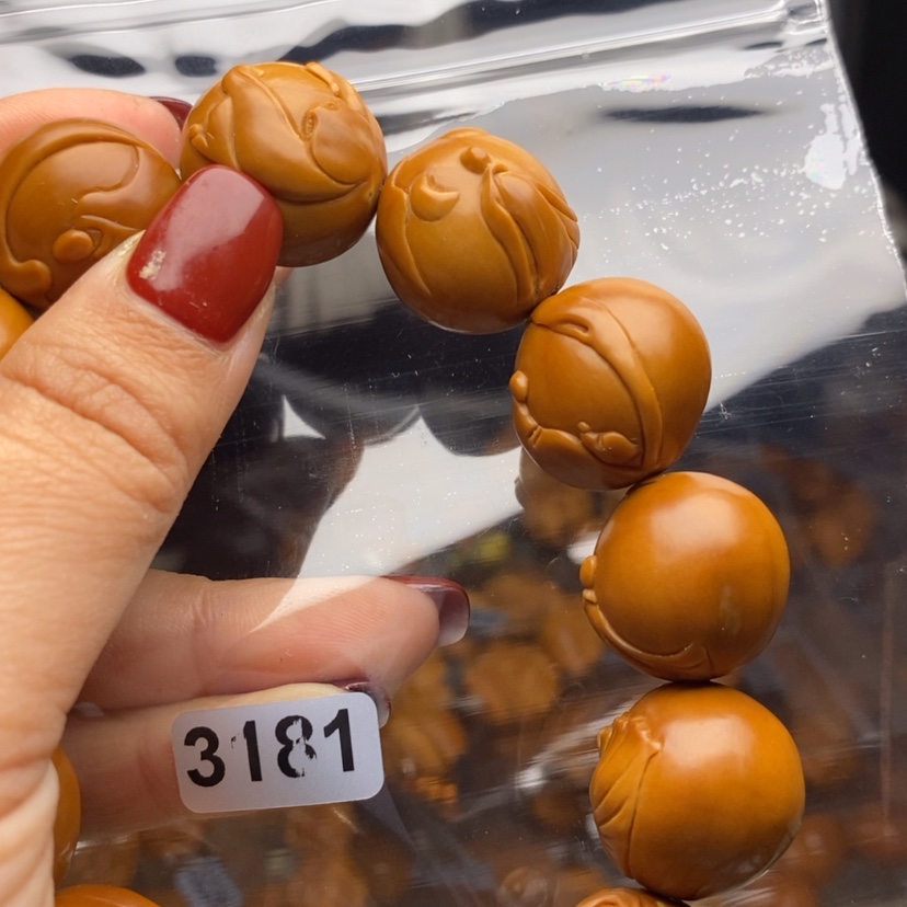 【闪购商品】橄榄核雕西***王3181