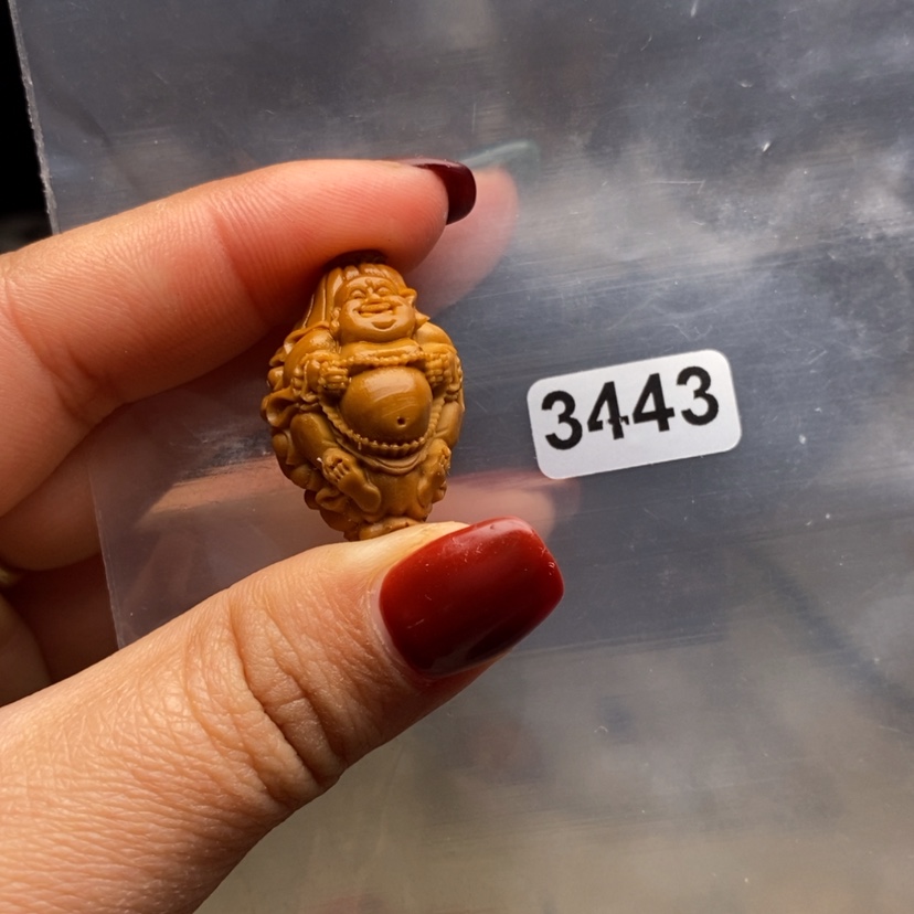 【闪购商品】橄榄核雕3443