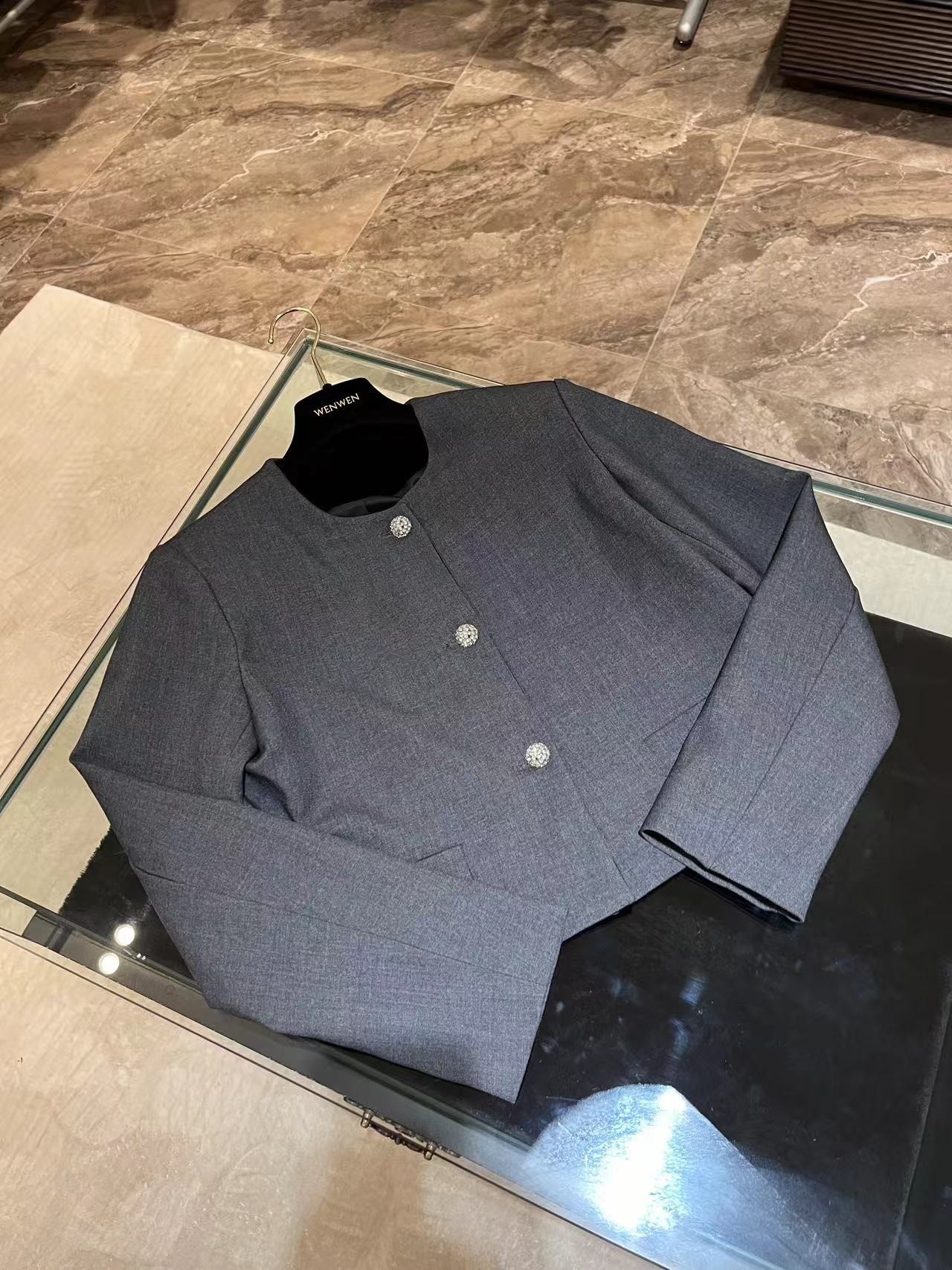 WW2024新款女士短款时尚休闲灰色外套