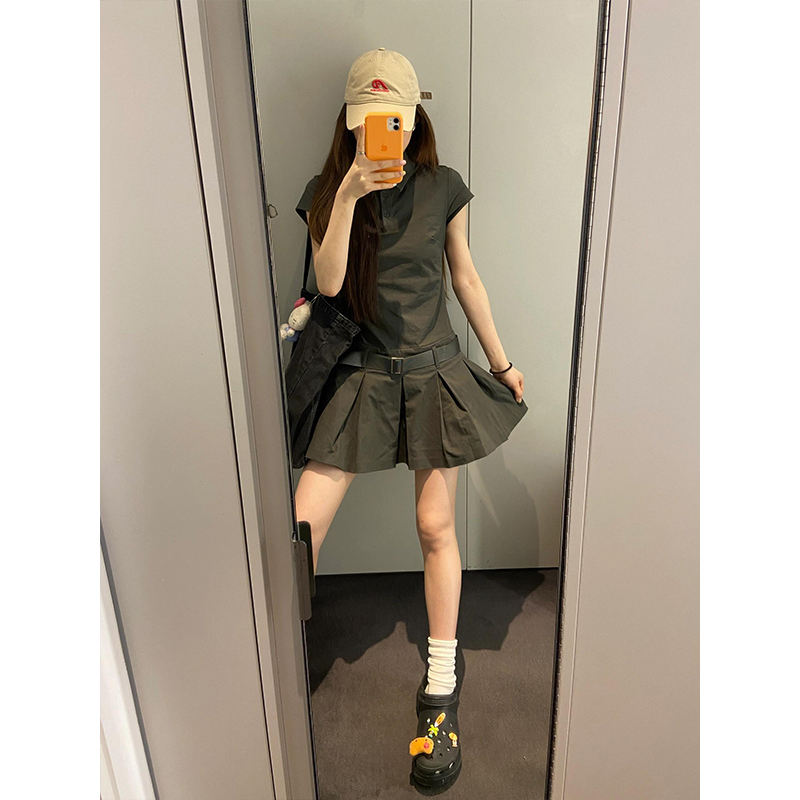 少女感简约百搭polo领短袖连衣裙女夏季时尚洋气假两件压褶百褶裙