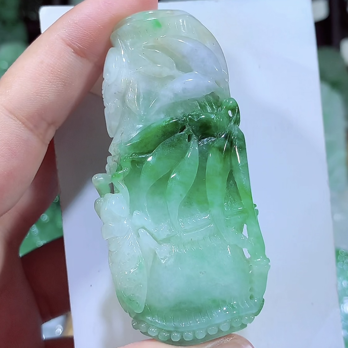 缅甸天然A货翡翠飘绿竹节吊坠