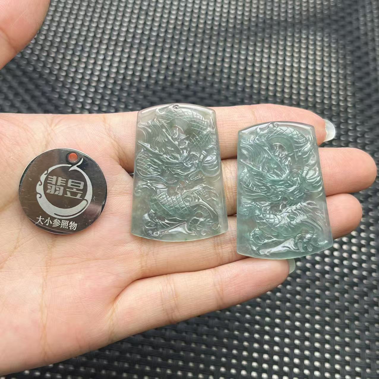 翡昱-N8-21326-天然A货翡翠龙牌吊坠绑绳-多样性发其一D