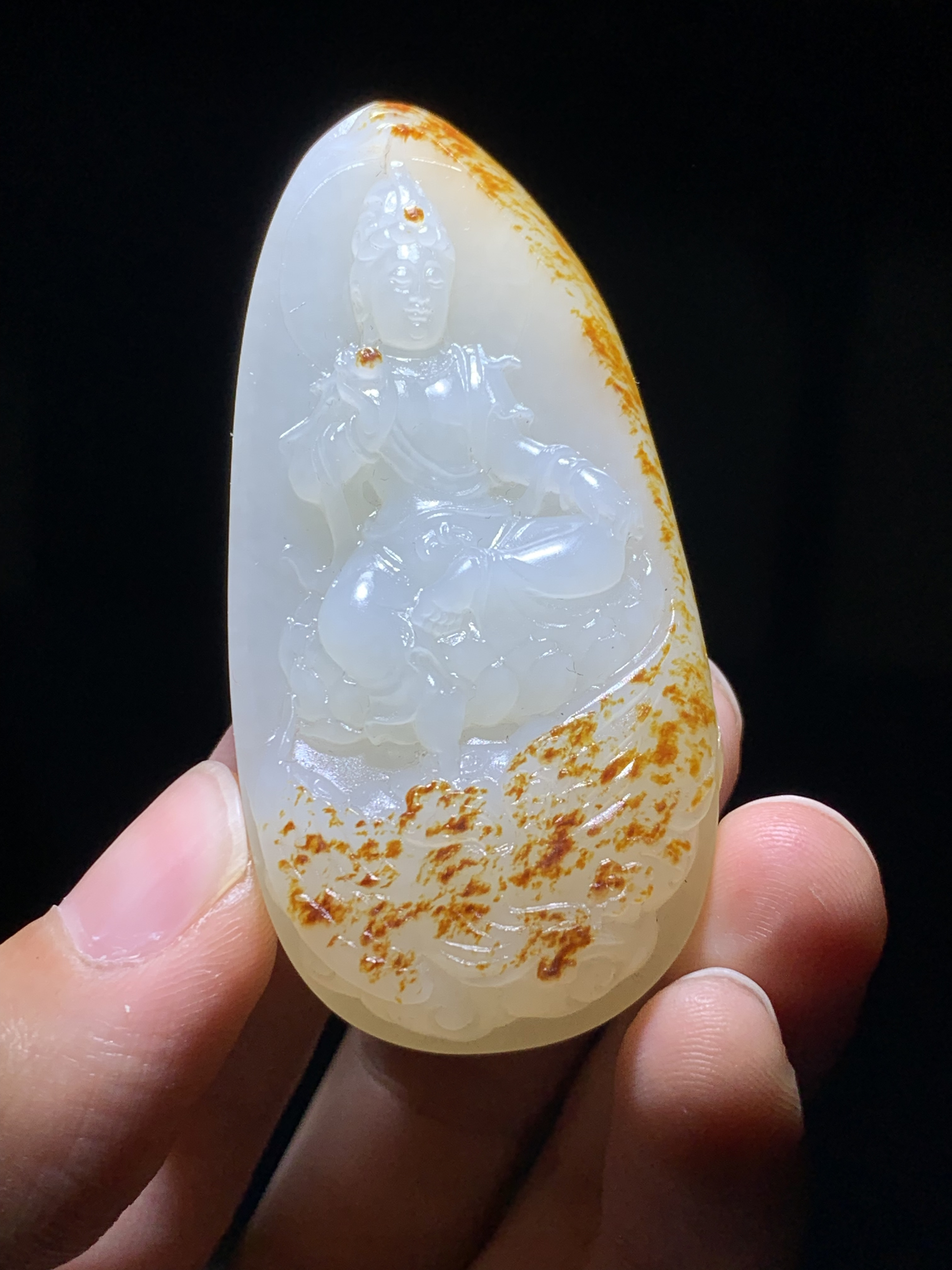 新疆和田玉红皮观音
