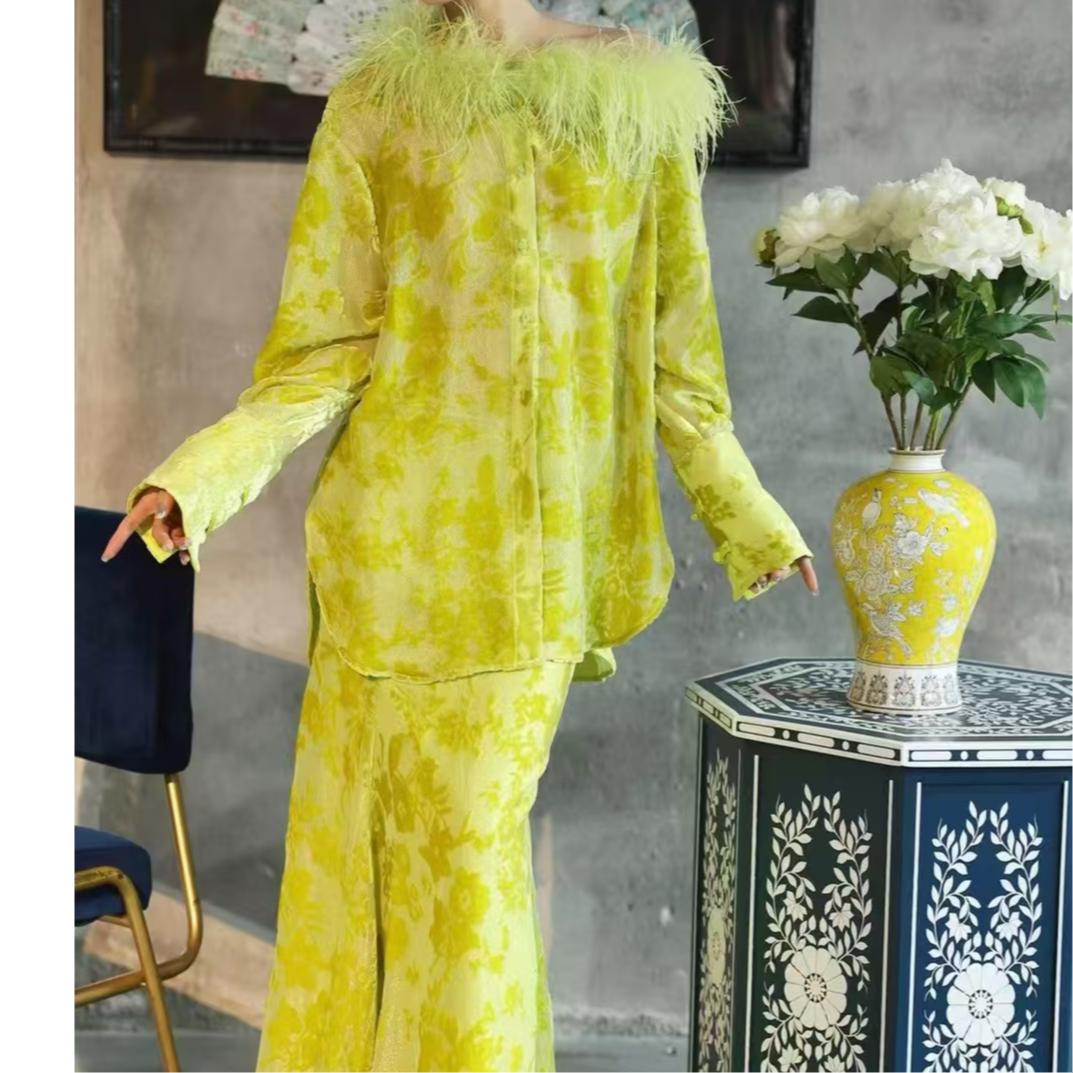 【李小姐】2024新款重工丝绒羽毛烧花上衣气质时尚设计师原创上衣