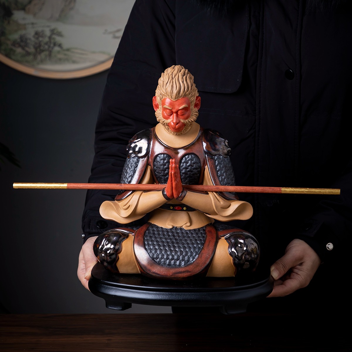 《斗战胜佛》陶瓷孙悟空瓷器猴子全瓷摆件创意家居客厅装饰工艺品