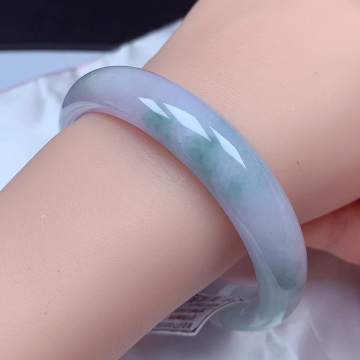 翡翠手镯未镶嵌62-63圈