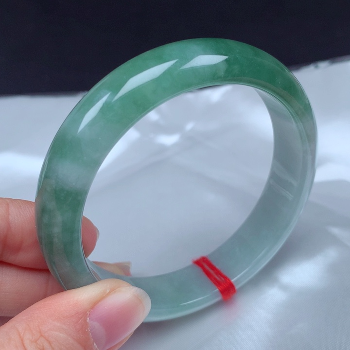 翡翠手镯未镶嵌58-59圈