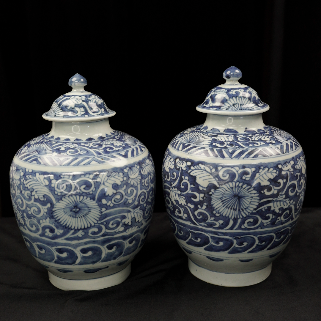 16508 16509 明代天启-崇祯青花留白缠枝菊纹盖罐一对 全品 真品