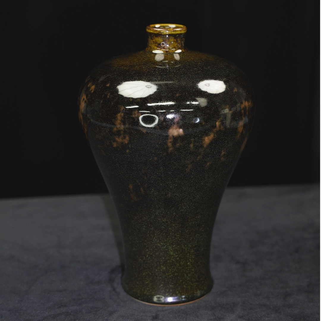 乙0208 清雍正窑变乌金釉梅瓶 底足有小飞皮 古瓷器真品鉴定