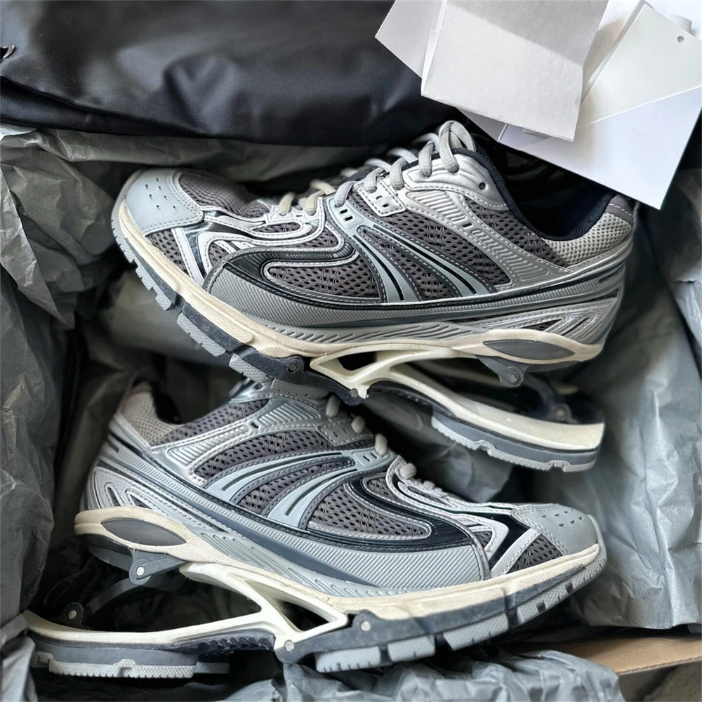 「高颜值」2024新款弹簧老爹鞋女悬浮做旧增高巴黎情侣款厚底运动鞋