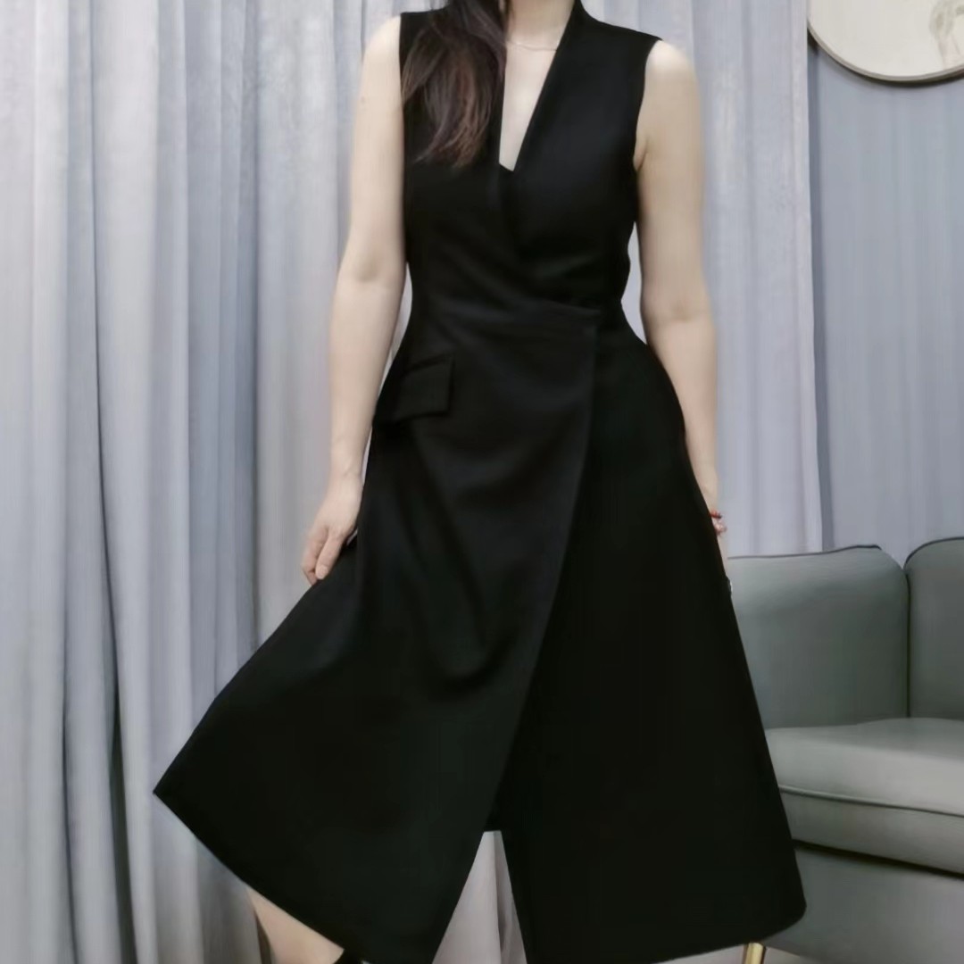 《谢小妹》小众设计秋冬黑色干练长款收腰显瘦无袖女士马甲连衣裙