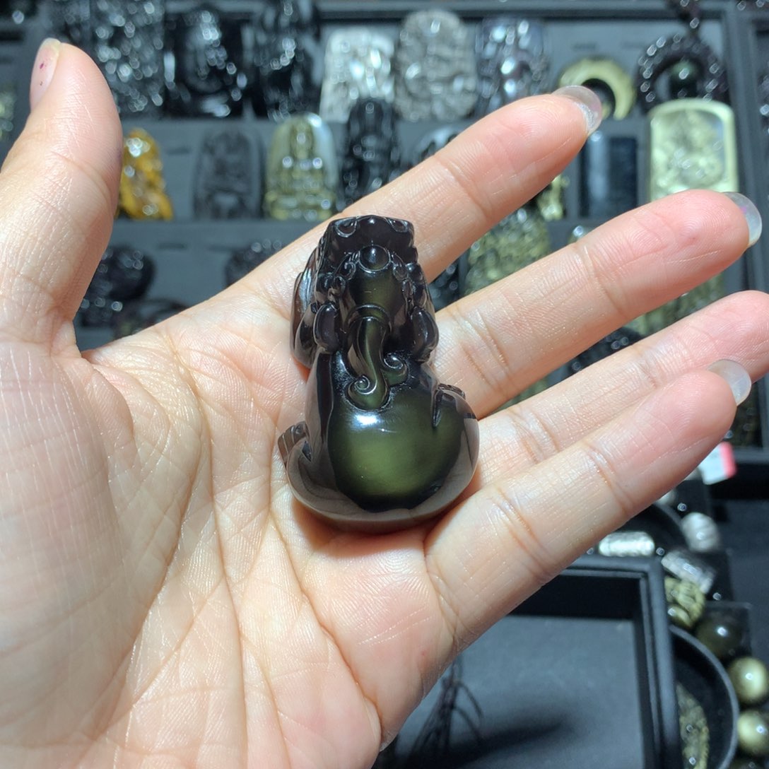 黑曜岩吊坠(赠链)未镶嵌飞*哥
