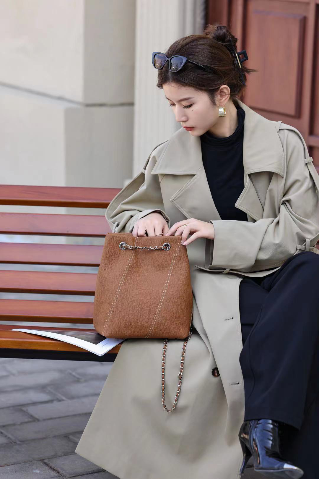 复古大容量通勤双肩包