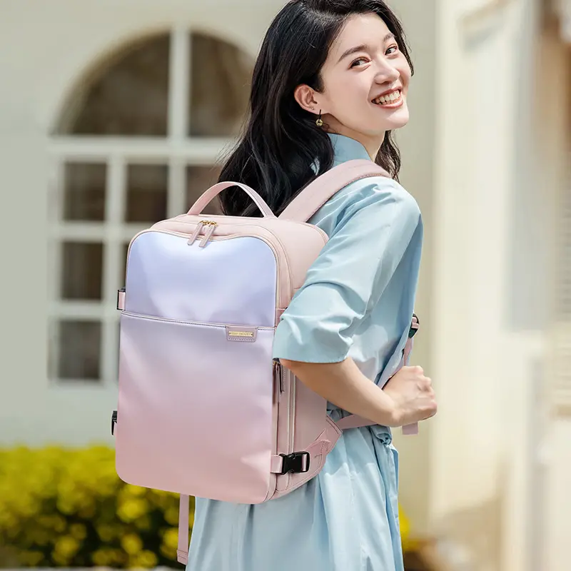 GOLF/高尔夫新品上市大学生双肩包女款大容量休闲通勤轻便时尚