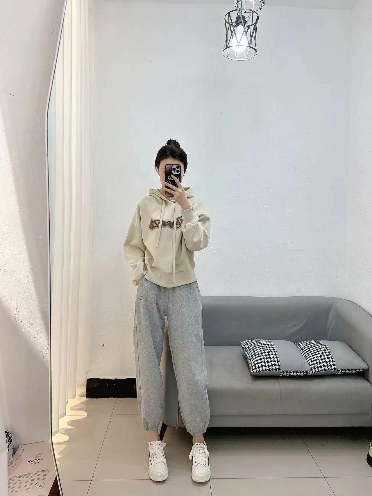 妹妹家灰色休闲卫裤