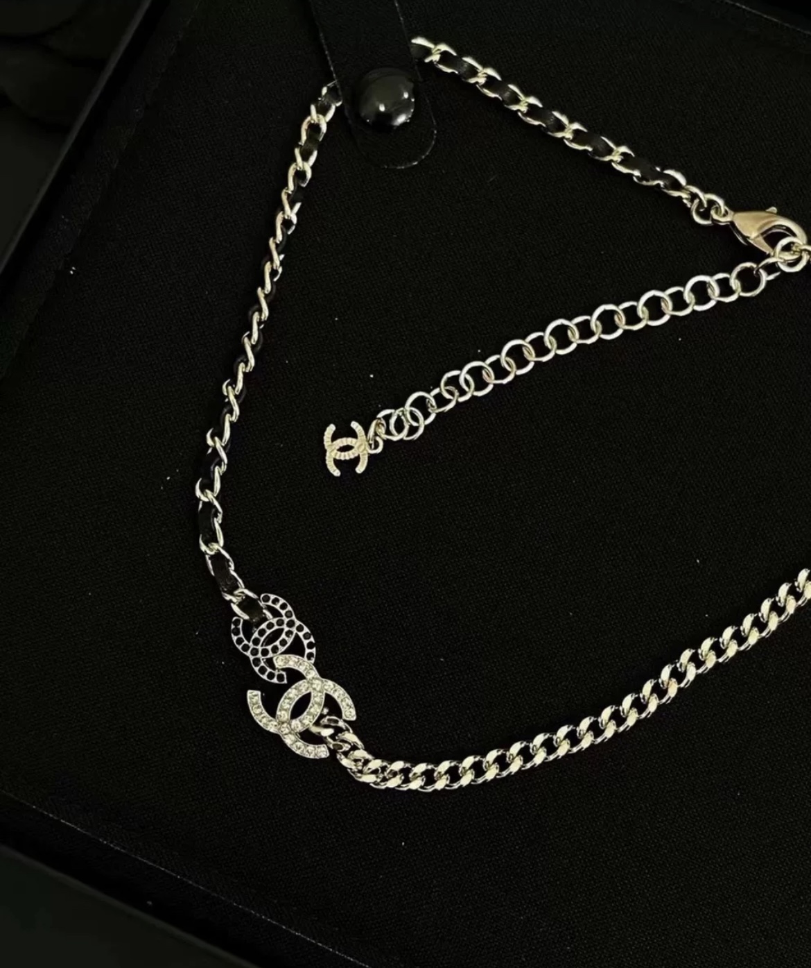 未使用 Chanel/香奈儿 鸳鸯扣拼字母项链/ xm11314