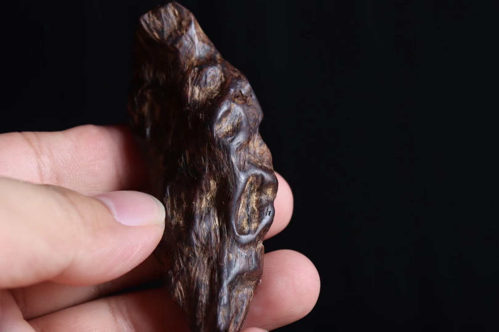 文莱沉水留疤吊坠  圆润饱满「一叶暴富」