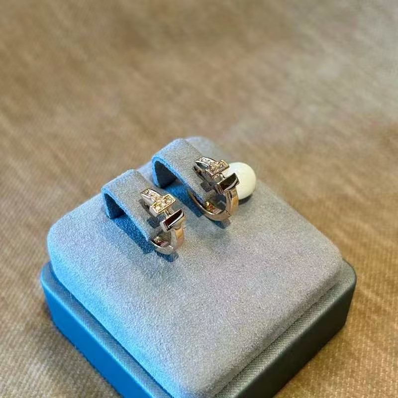 贝母百搭T代耳扣HTZ0258