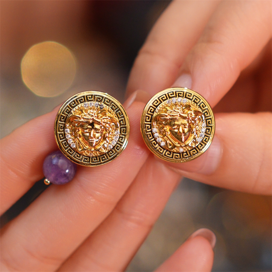 水晶复古人像耳钉HTMBL020