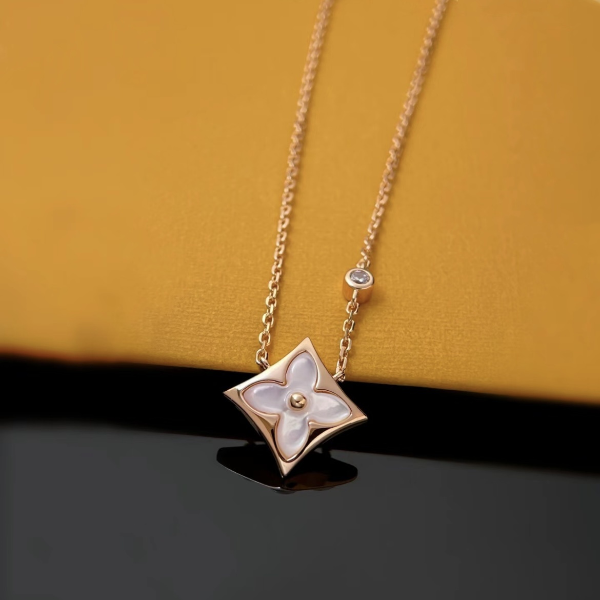 S925银贝母老花单花项链HTML0155