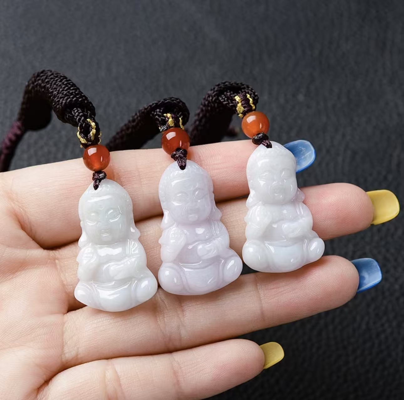 天然翡翠吊坠（多样发其一）A47