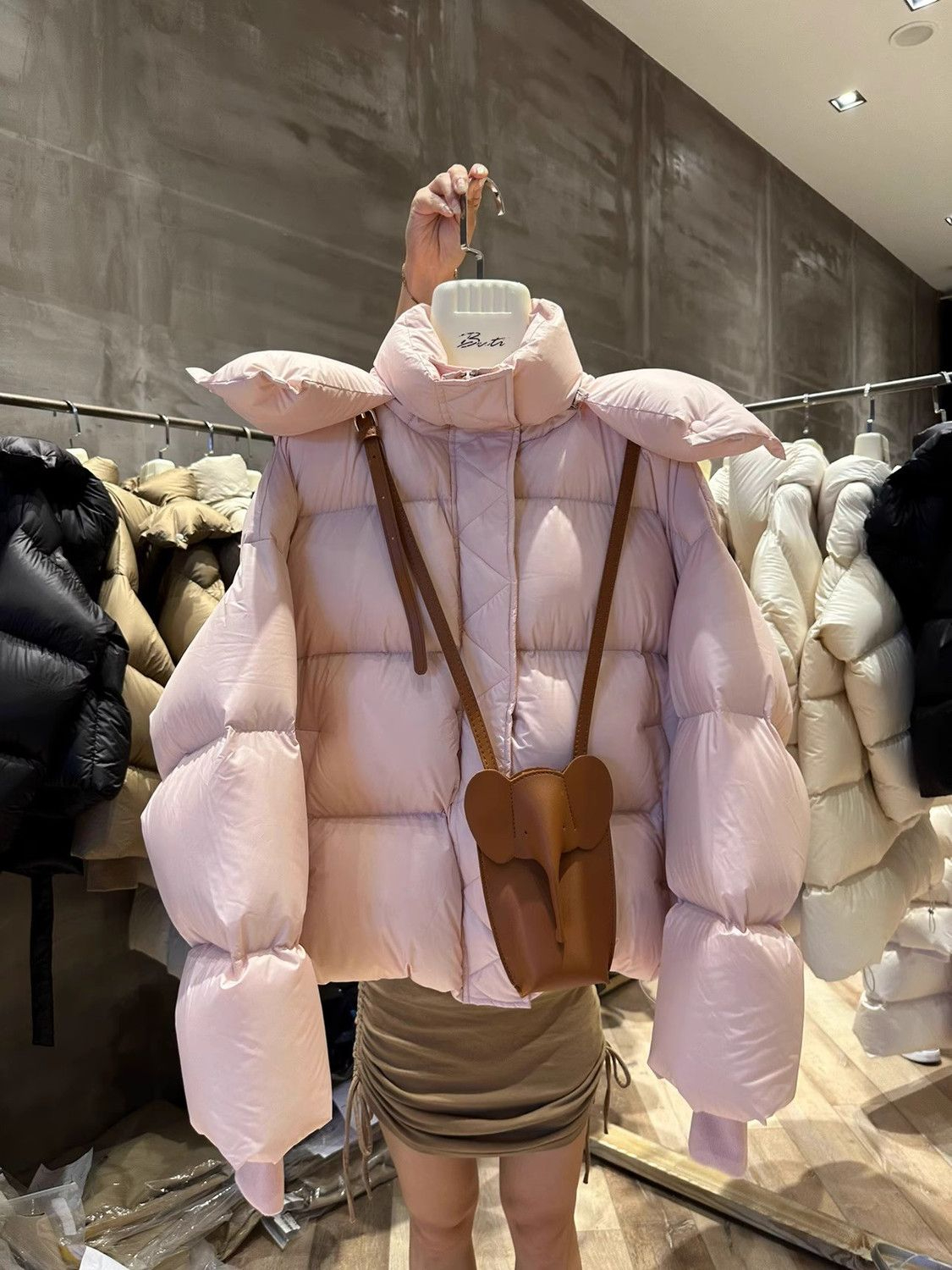 羽絨服女2023新款爆款高端强货加厚纯色韩版白鸭絨连帽面包服外套