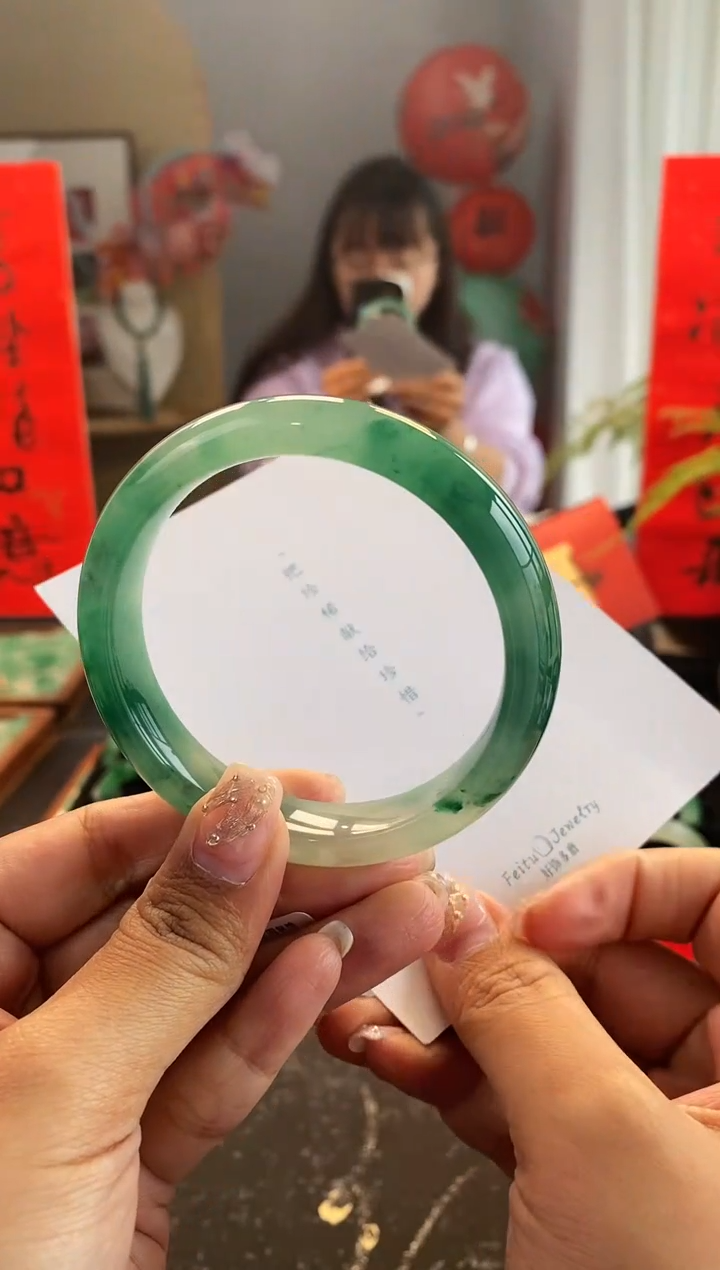 【闪购商品】石英质玉手镯未镶嵌冰飘花手镯57.7
