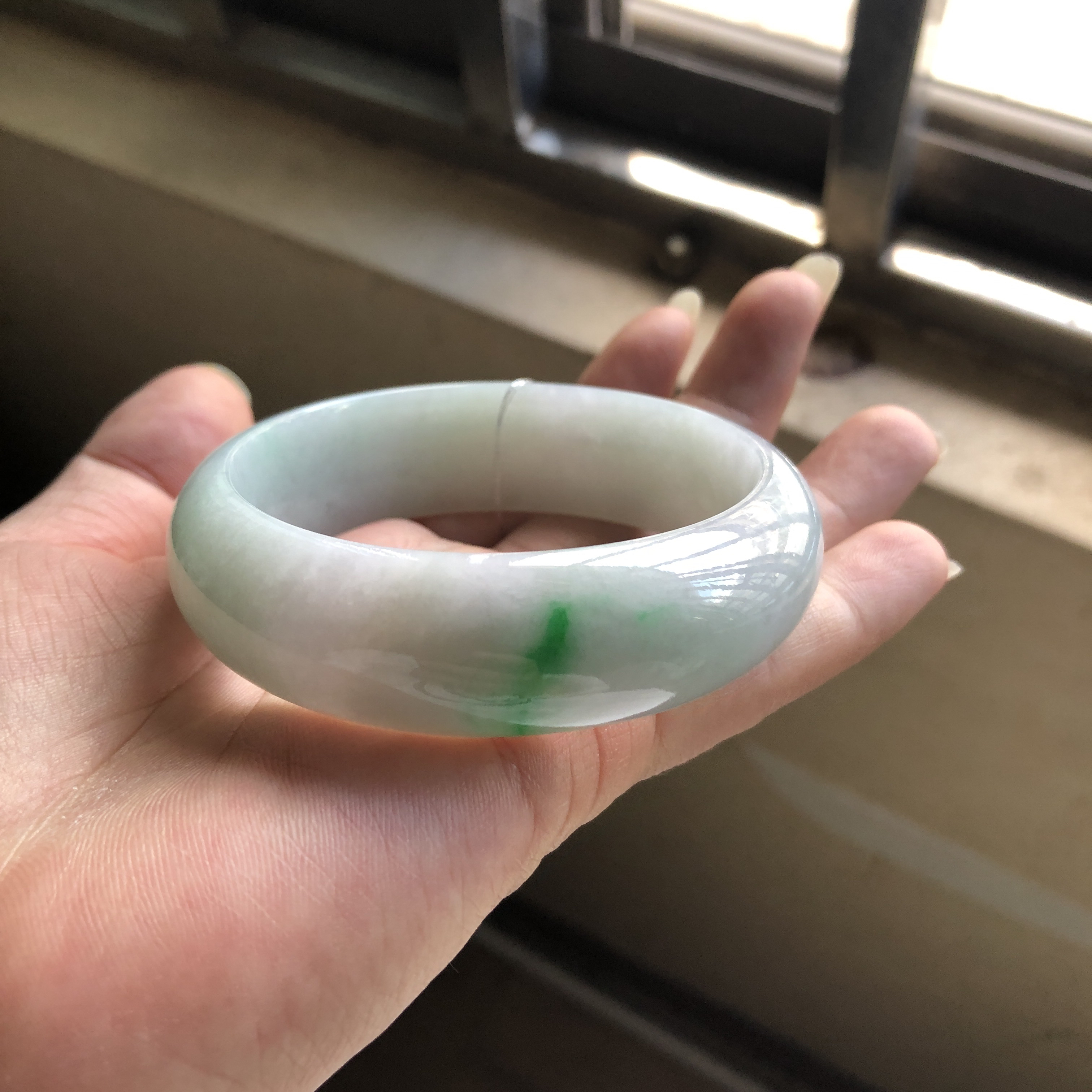 天然缅甸翡翠手镯白底青宽厚庄