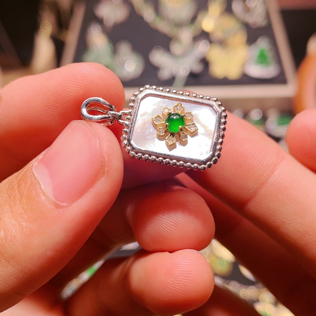 翡翠吊坠(不含链)银S925镶嵌