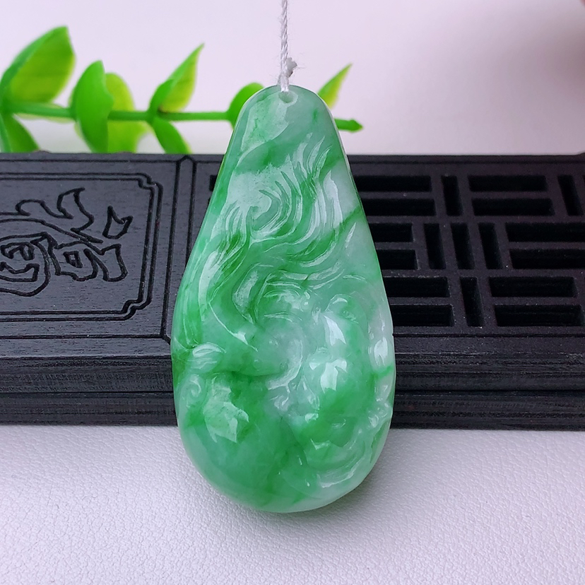百千翡翠-冰润飘绿年年有余挂件（尺寸47.1*24.5*6.5）