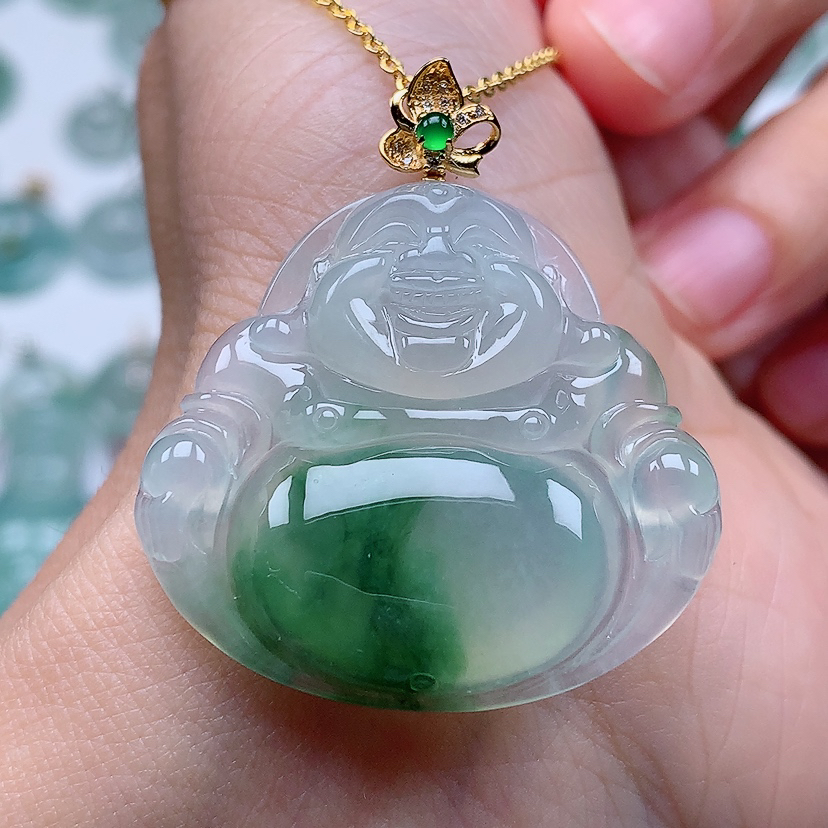 百千翡翠-18k金镶嵌冰种飘绿佛公吊坠（尺寸31.8*34.1*5.8）