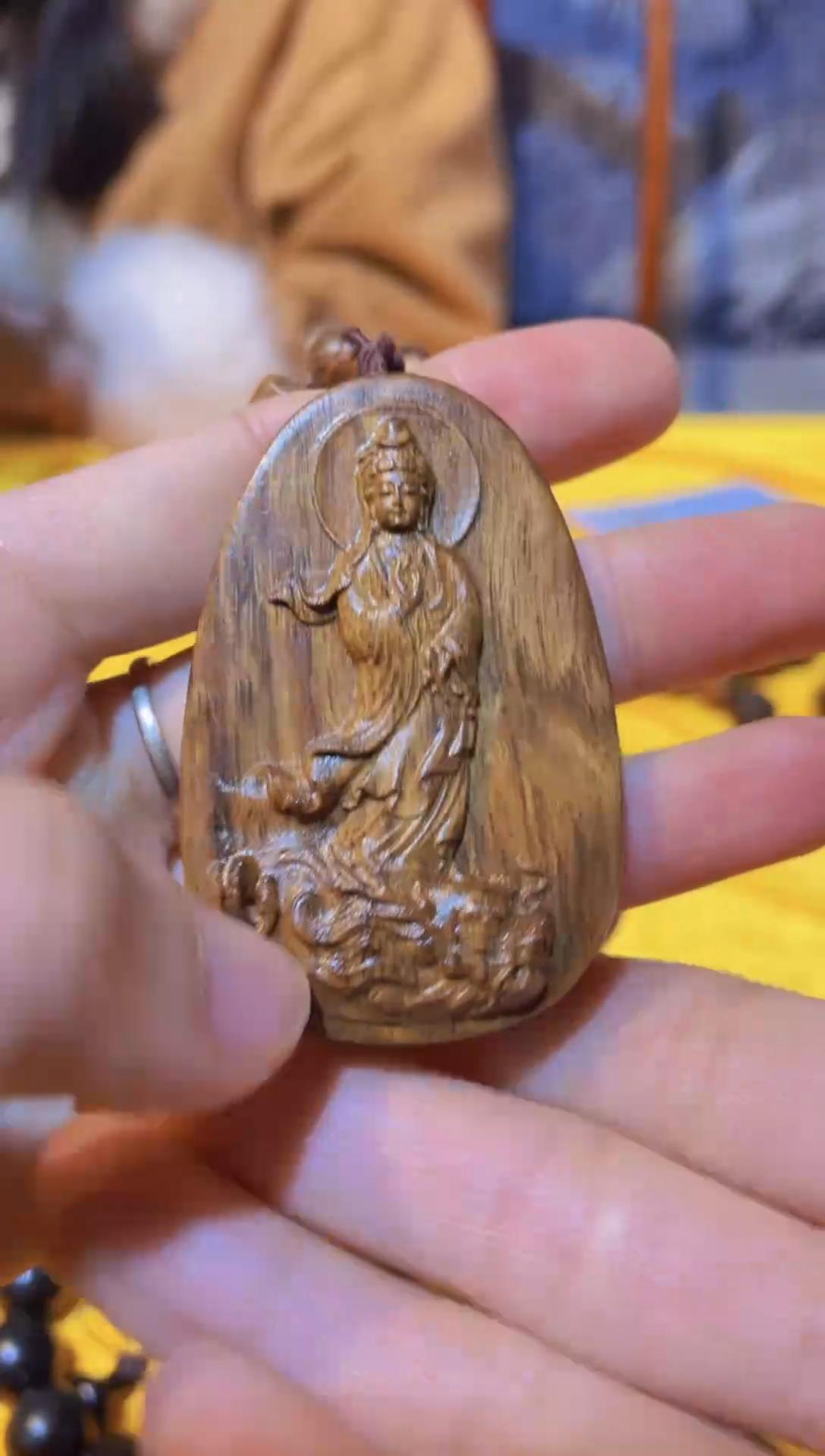 【闪购商品】檀木骑龙观音