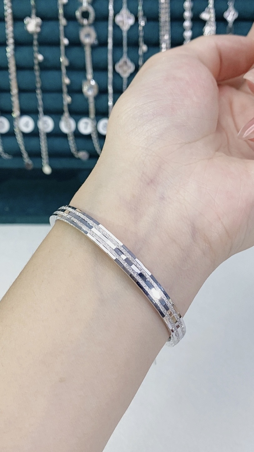 铂金Pt950正圆固口  双沙手镯